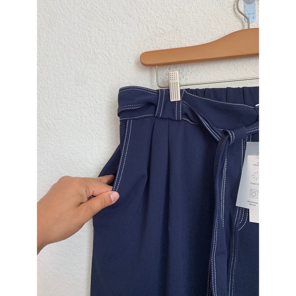Leota Aubrey Pants Navy Blue Wide Leg Cropped Tie Waist Belted M NWT‎ - Picture 8 of 9